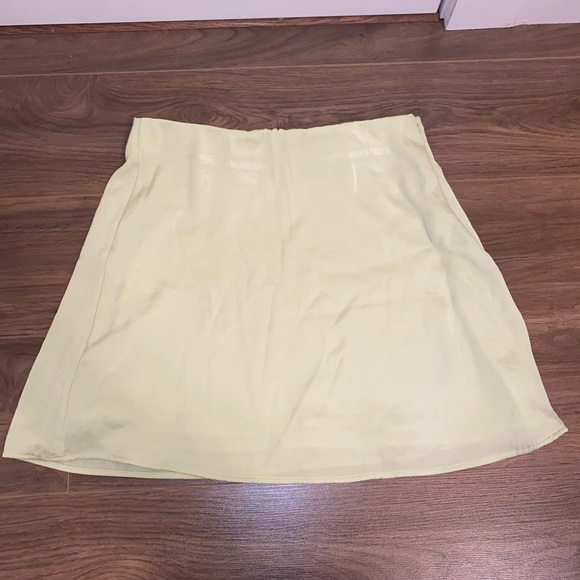 American Eagle Outfitters Dresses & Skirts - Green Flowy Skirt